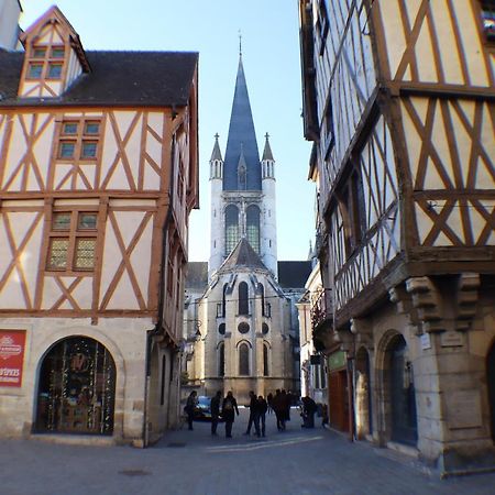 Gîte Le 16, Sous Les Trémières Fleurey-sur-Ouche Exterior foto